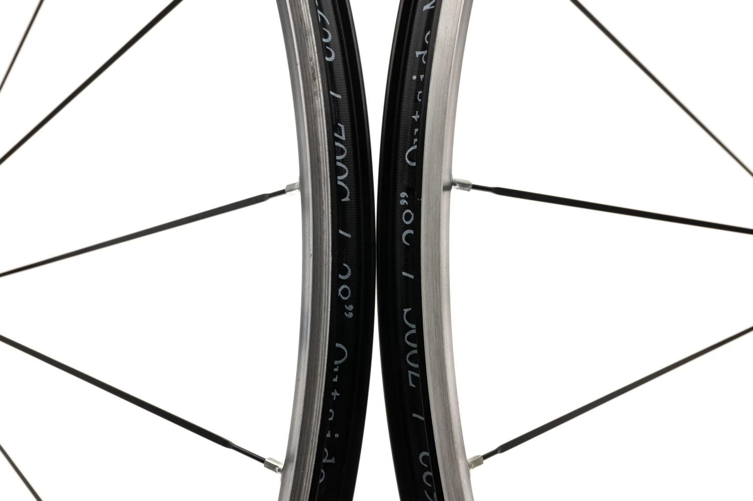 Mavic Aksium Aluminum Clincher 700c Wheelset - Image 5